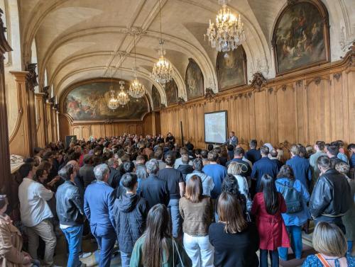 PXL 20250425 094022943.MP 